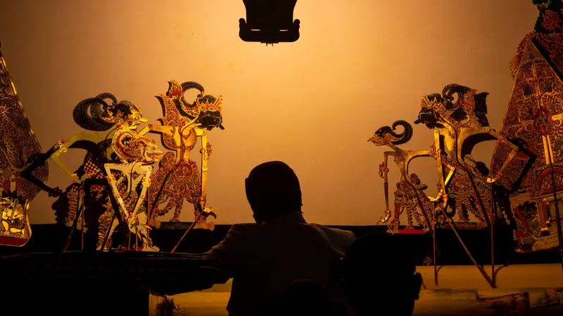 Mengintip Proses Pembuatan Wayang Kulit yang Rumit